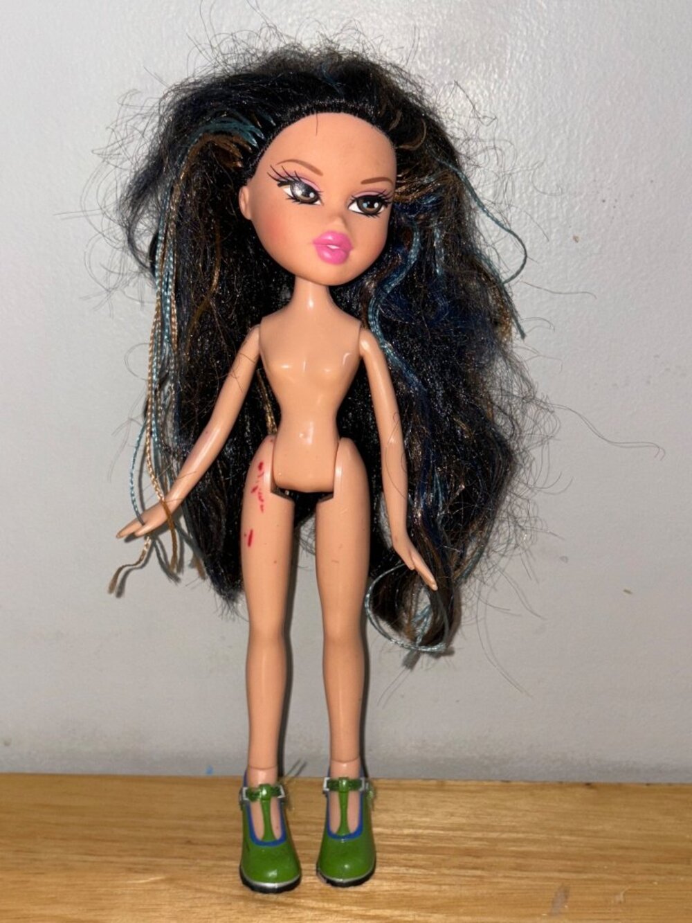 Bratz Doll Jade 2004 World Tokyo A Go Go Nude green blue shoes